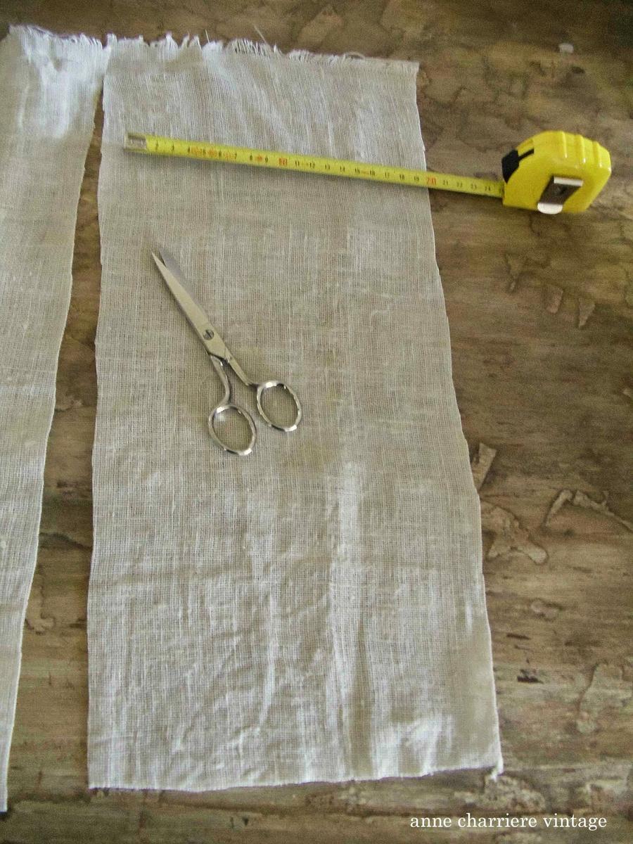 anne charriere, forrar baúl, line old trunk, habiller vieille malle, 