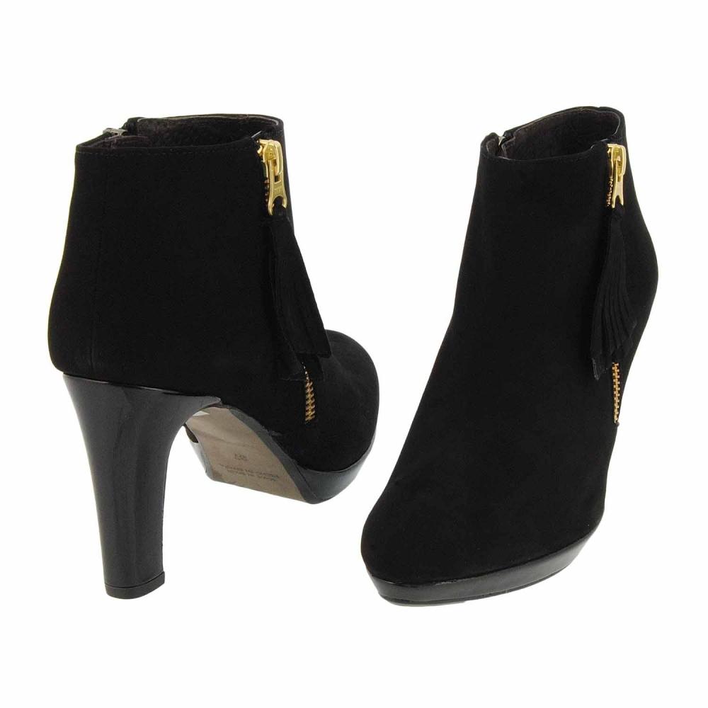 botines-tobilleros-con-borla-ante-con-charol