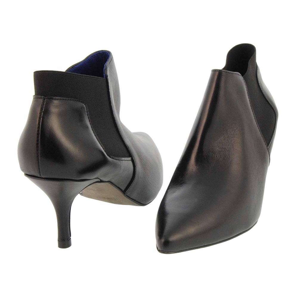 botines-piel-negra-punta-fina-con-elasticos