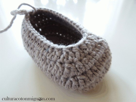 Paso 4 botas bebé ganchillo