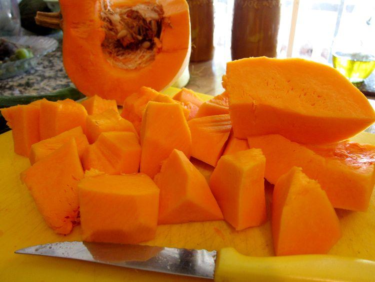 crema-de-calabaza-al-curry-con-uvas-0