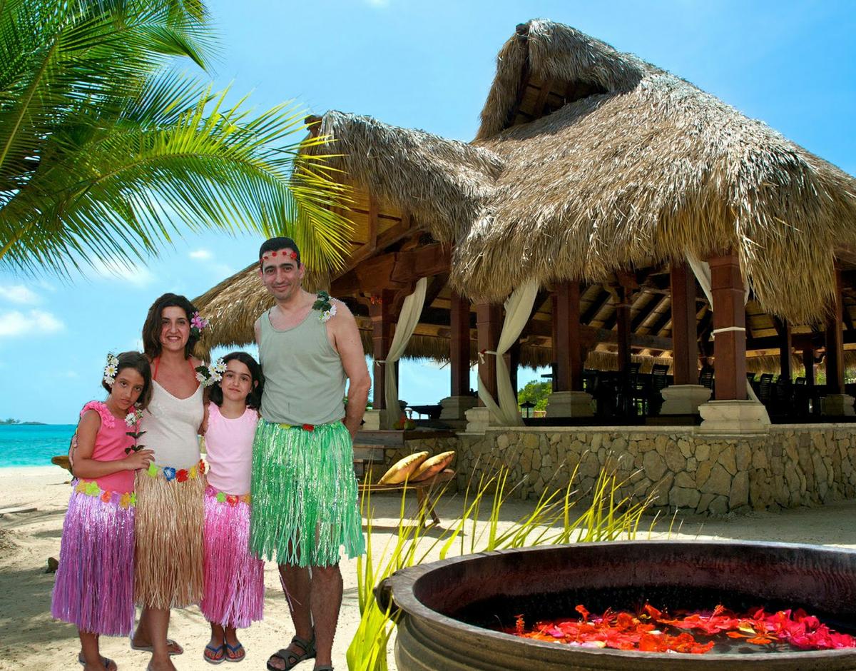 Paco, Chechus y las niñas de viaje en Hawaii.