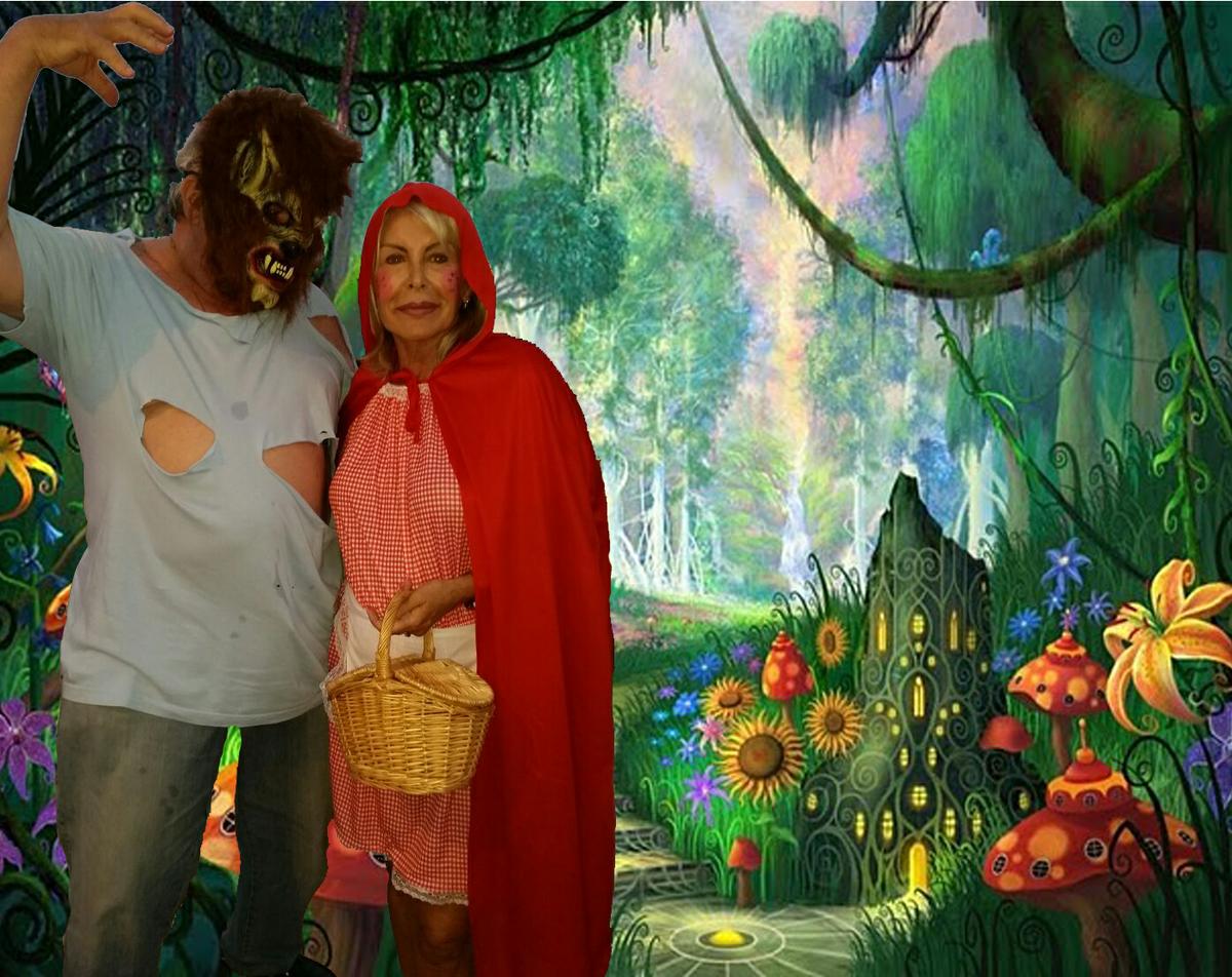 Cisco y M.Carmen en el bosque encantado.