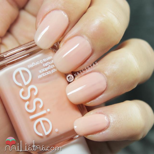 Essie Back to the Limo Swatch Invierno 2014