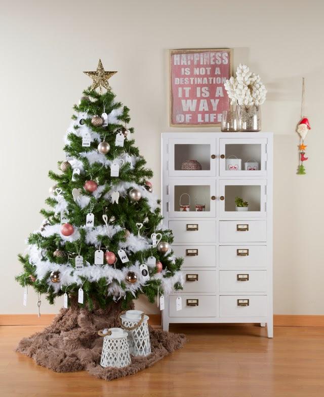 diy-un-arbol-de-navidad-de-estilo-nordico-etiquetas-personalizables