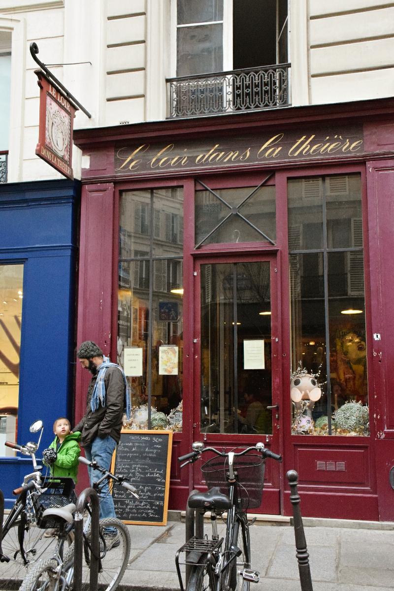 Le loir dans la theiere