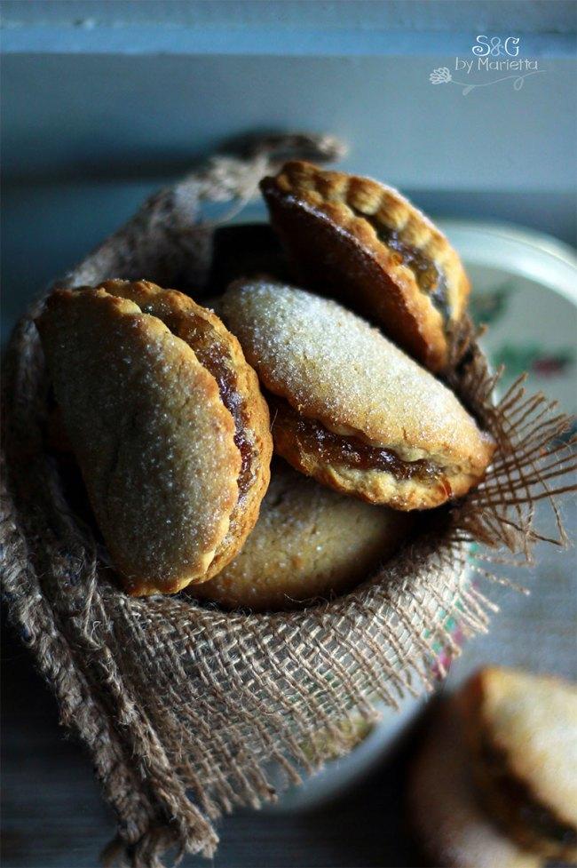 Empanadillas navideñas Sweets & Gifts by Marietta, Recetas con cabello de ángel, fruta confitada, postres navideños, Recetas de Navidad, Postre murciano