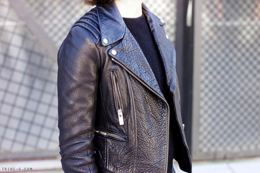 Trini | leather black details