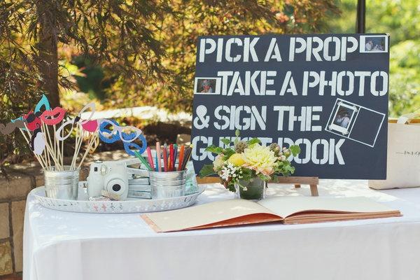 libro de firmas con polaroid