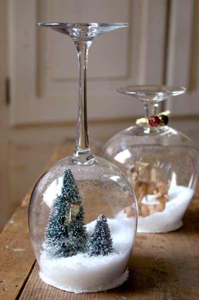 manualidad para hacer bolas de nieve caseras con copas de cristal