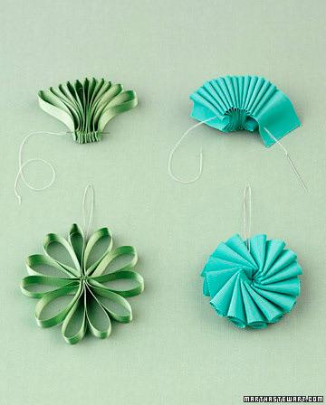 adornos para el árbol de Navidad con cintas