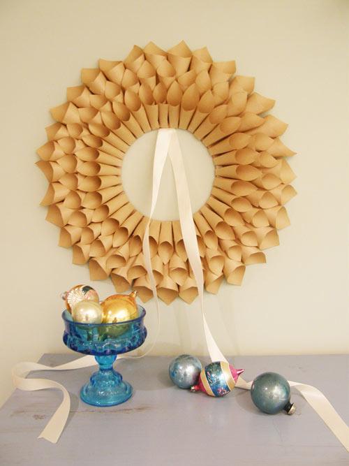 tutorial corona de navidad con cucuruchos de papel