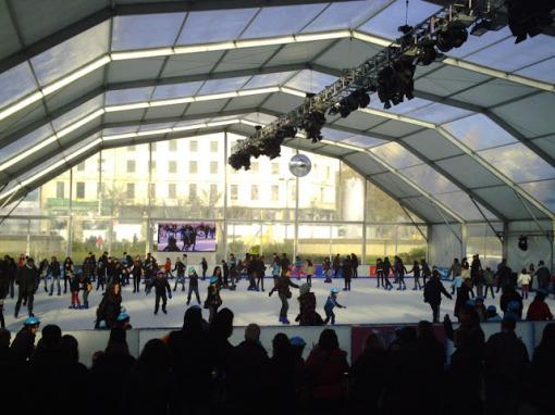 Patinaje sobre hielo Plaza Catalunya