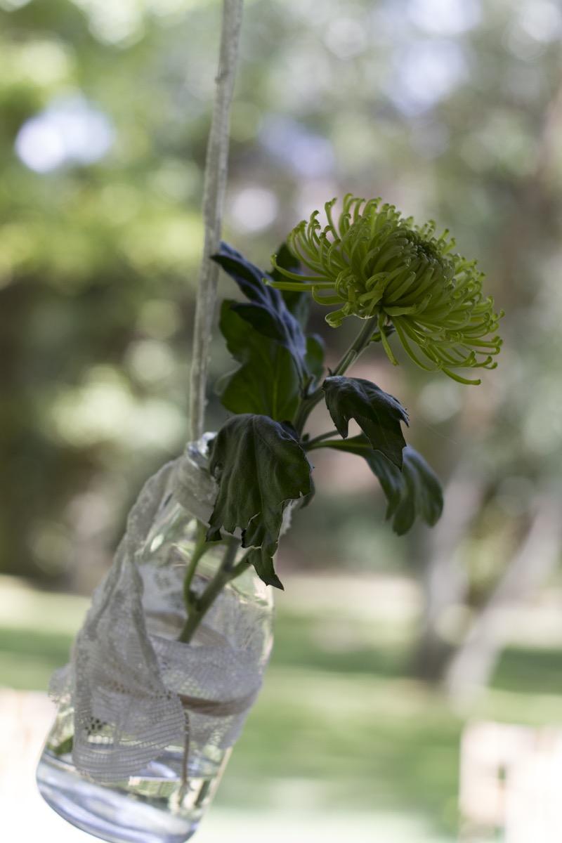 colores-de-boda-29-ceremonia-civil-cristantemos-verdes
