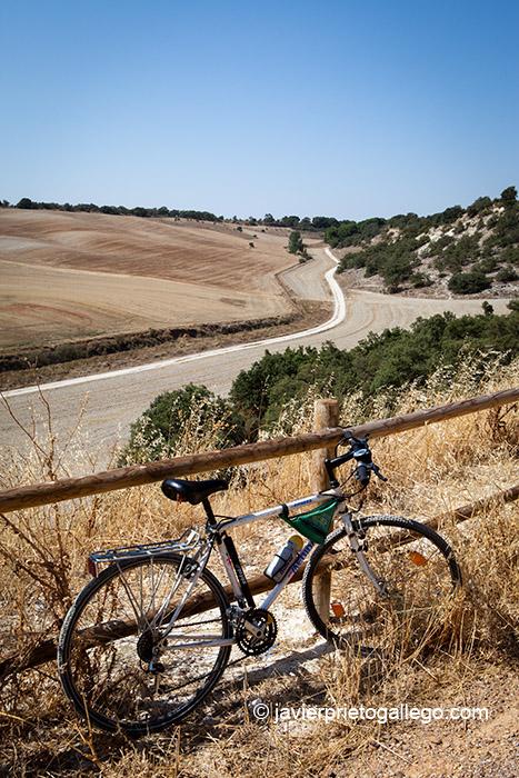 La subida del Tren Burra desde Zaratán al páramo era el mayor desnivel que debía salvar el tren en todo el recorrido. Valladolid. Castilla y León. España © Javier Prieto Gallego;