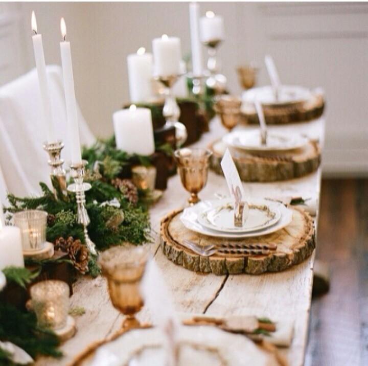 http://www.myeasyrecipes.net/diy-christmas-table-centerpieces-ideas/