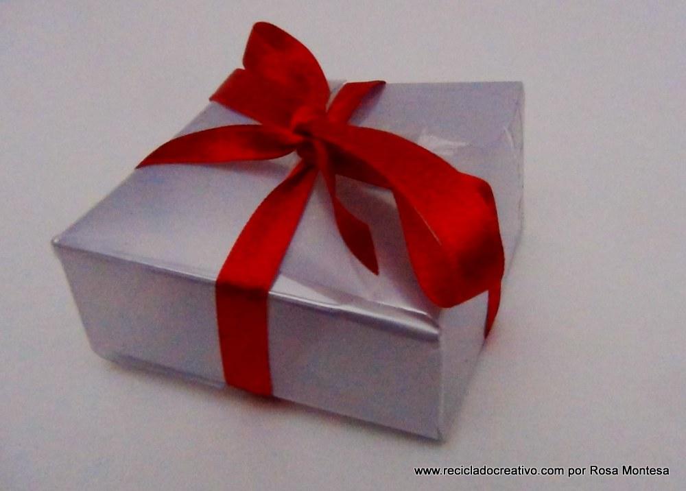 Cómo hacer una caja cuadrada con una botella de plástico reciclada