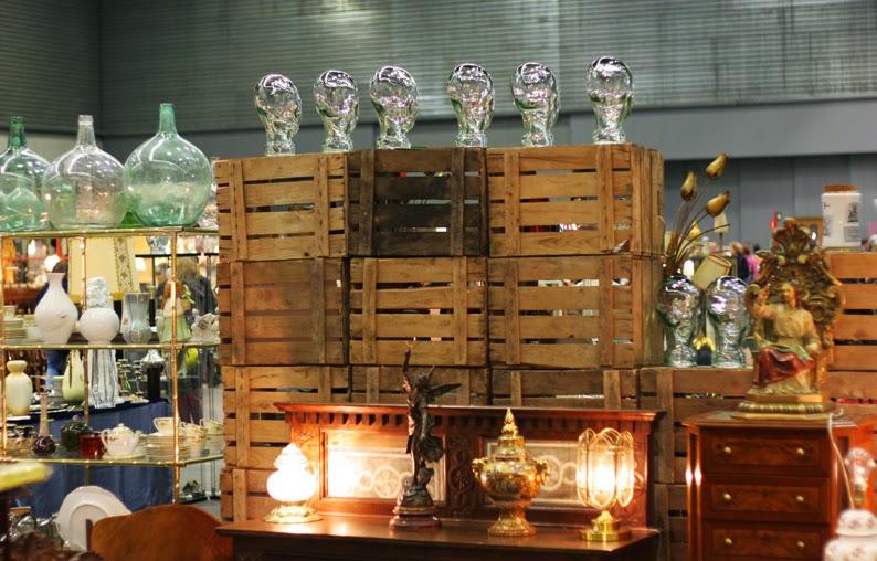 30º desembalaje Bilbao con Chus Cano_damajuanas y cajas madera