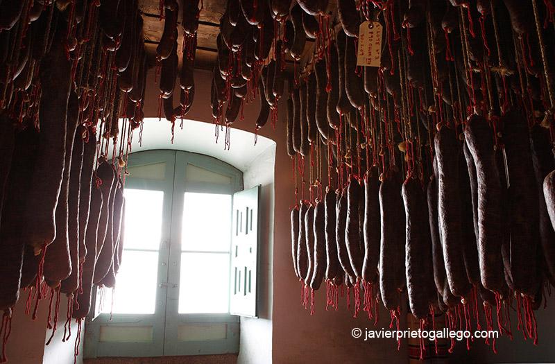 Secadero de embutidos en la localidad de Candelario. Sierra de Béjar. Salamanca. Castilla y León. España.© Javier Prieto Gallego
