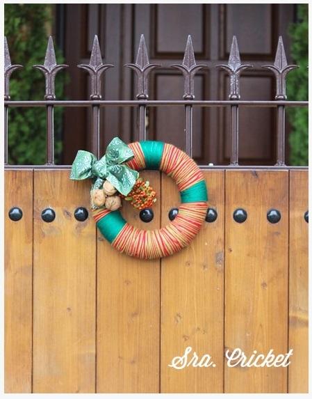 Corona de lana navideña