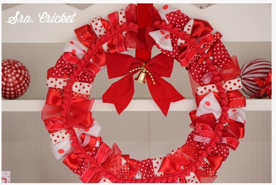 Corona de lazos navideña