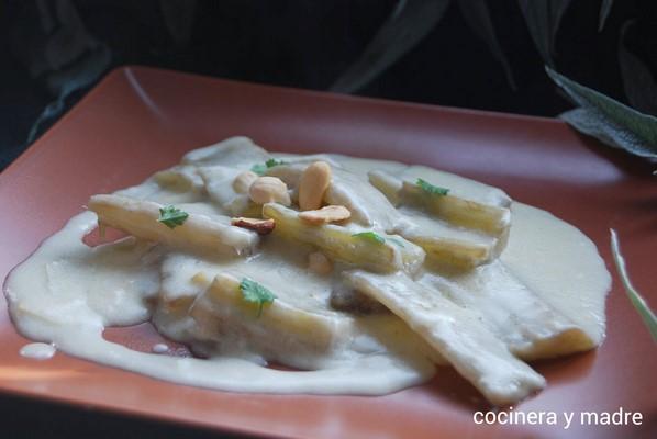 cardo-con-salsa-de-almendras