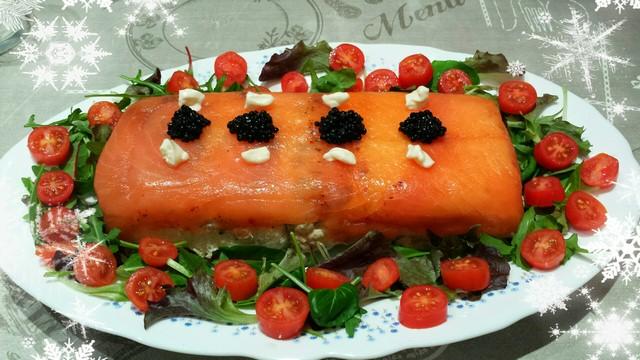 Pastel frío de salmón