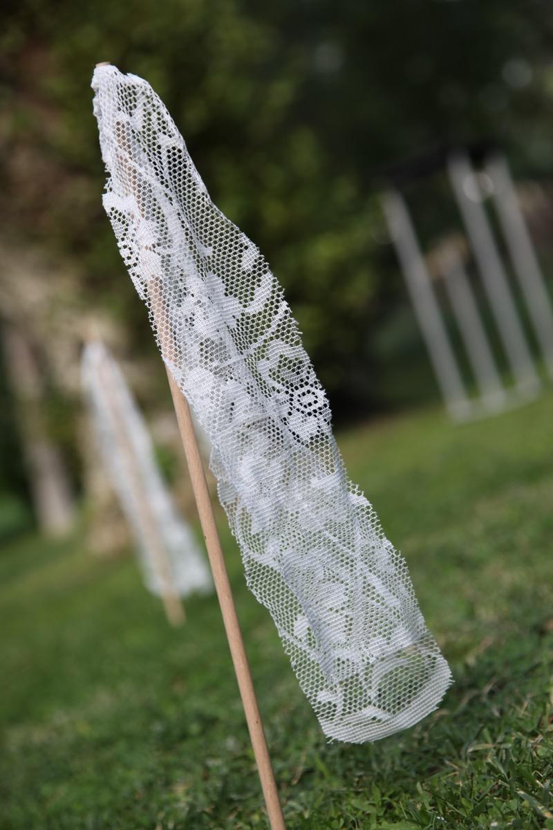 colores-de-boda-16-señaletica-palos-encaje