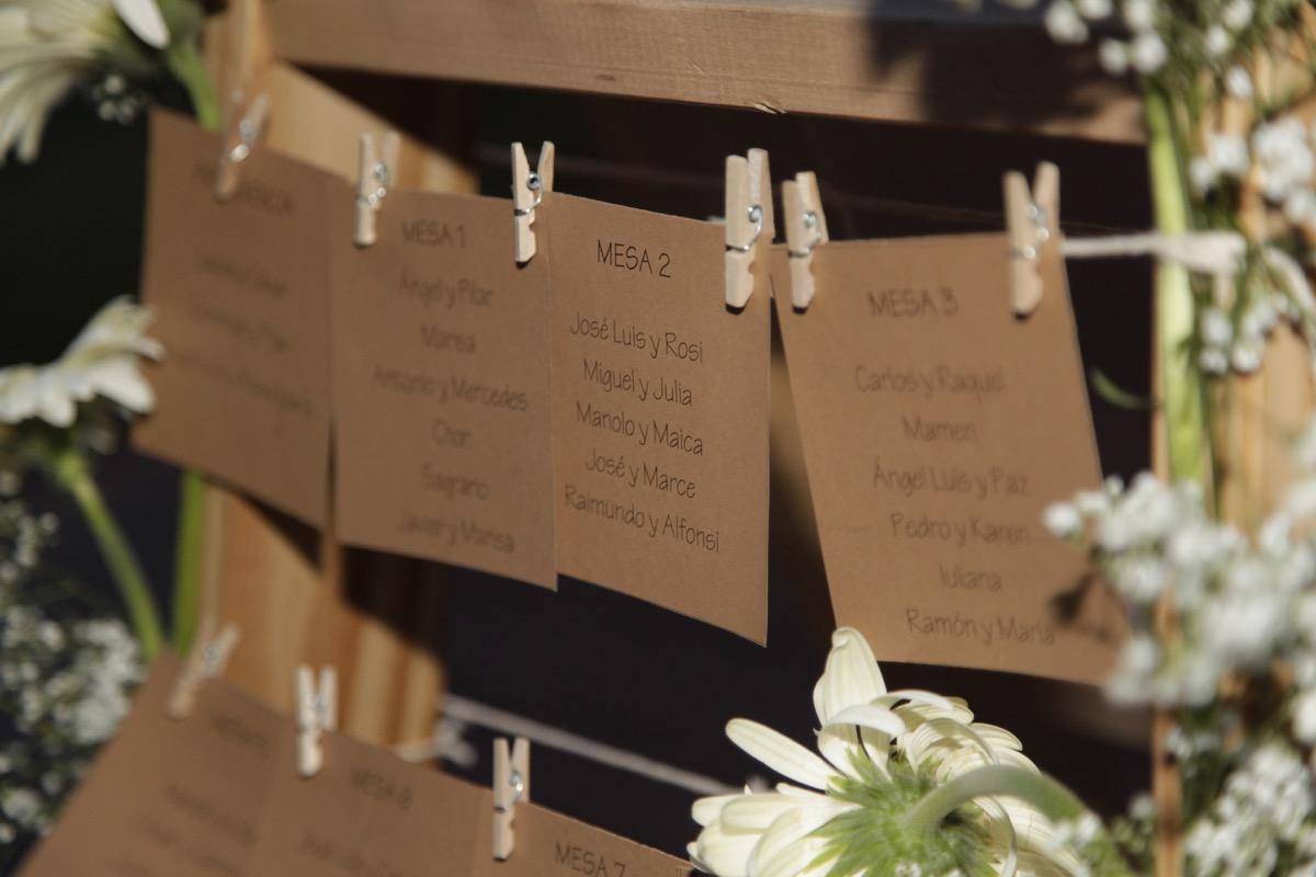 colores-de-boda-50-seating-escalera-kraft-gerberas