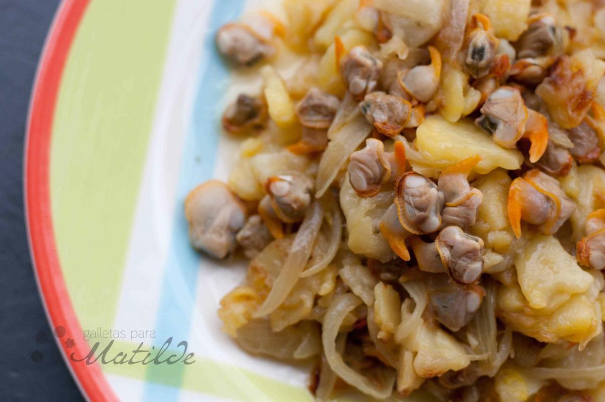 Berberechos encebollados