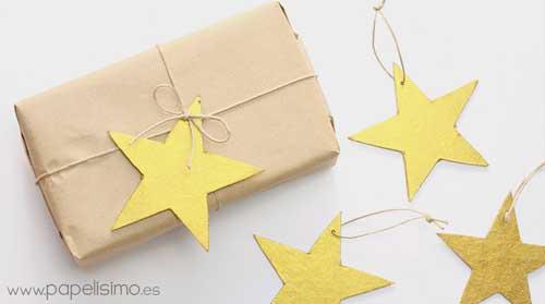 idea para envolver regalos de forma original con estrellas