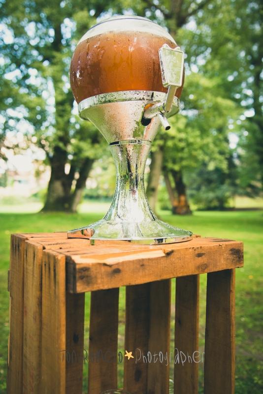 colores-de-boda-12-rincon-cerveza-cajas-antiguas
