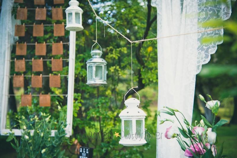 colores-de-boda-41-seating-plan-marco-ventanas-faroles