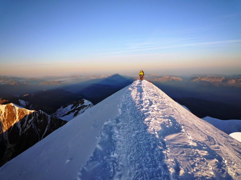 Ultimos-metros-antes-de-la-cima-del-Mont-Blanc