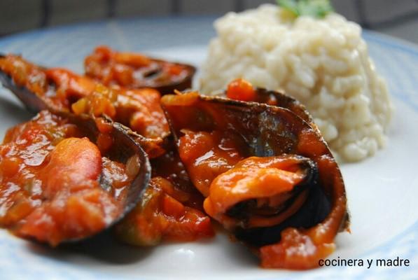 Mejillones-con-salsa-de-tomate p1