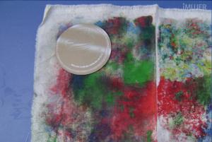 Coloridos-posavasos-hechos-con-tela-y-crayones-8