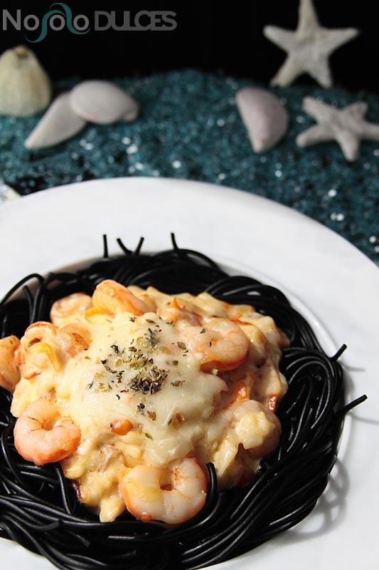 No solo dulces - Receta express Espaguetis negros con salsa dulce de gambas