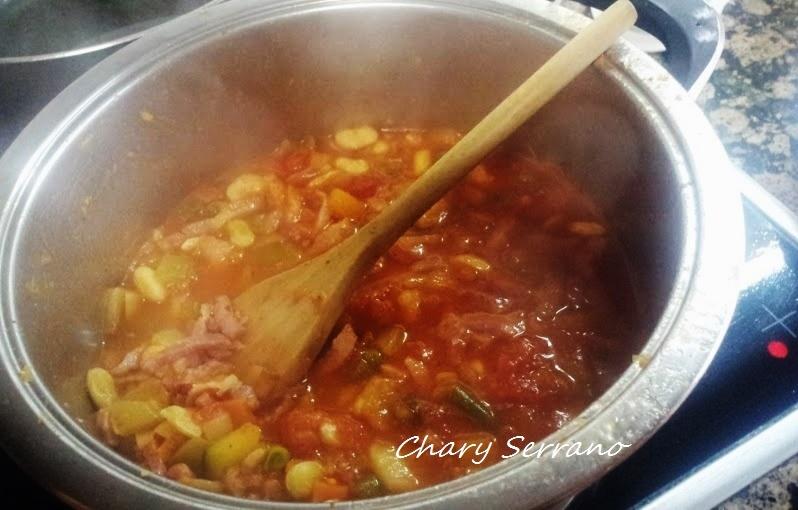 SOPA DE VERDURAS CON PASTA Y BACON AHUMADO