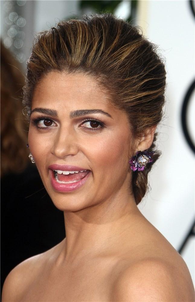 Camila Alves, la mujer de Matthew McConaughey recogido clásico globos de oro 2015