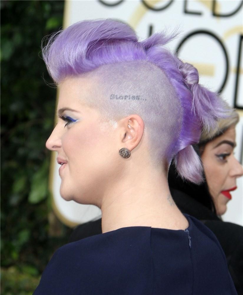 Kelly Osbourne pelo lila Globos de oro 2015