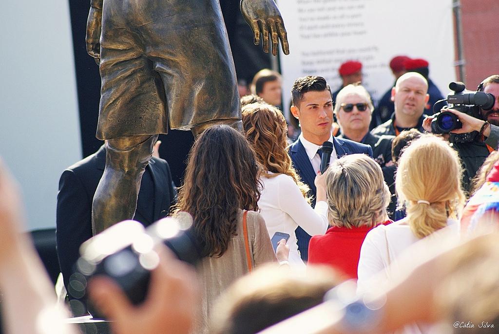 Estátua Cristiano Ronaldo Madeira (7)