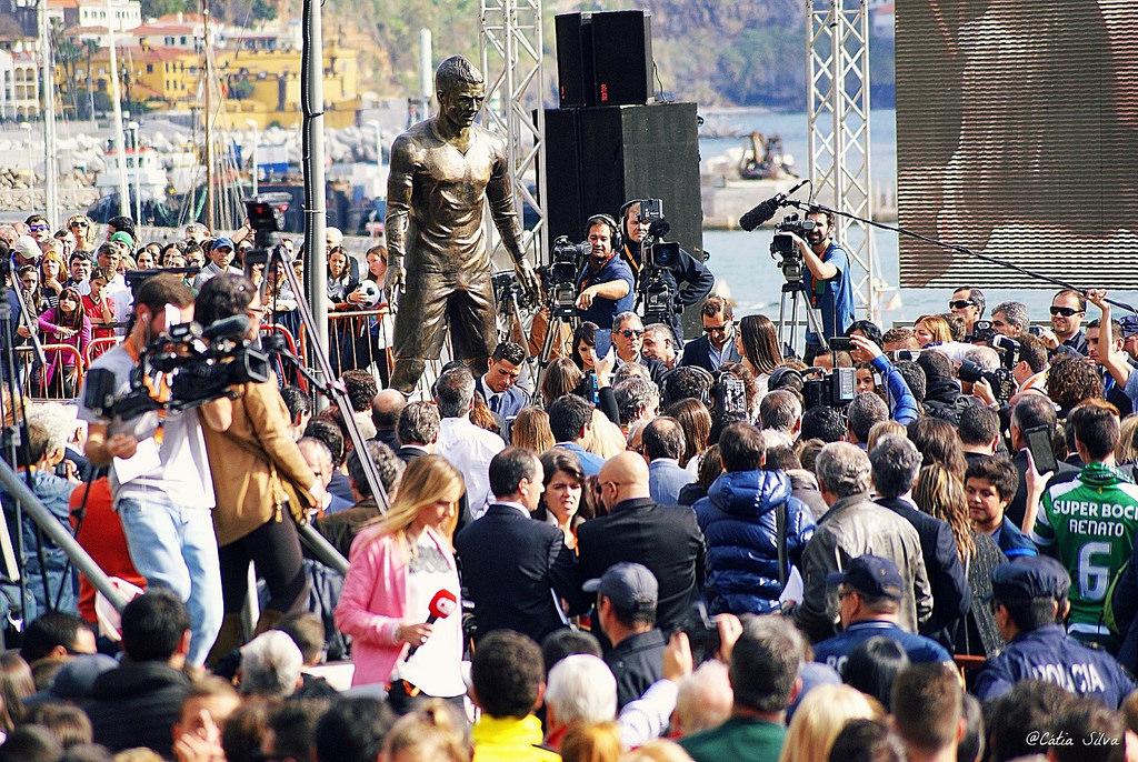 Estátua Cristiano Ronaldo Madeira (8)
