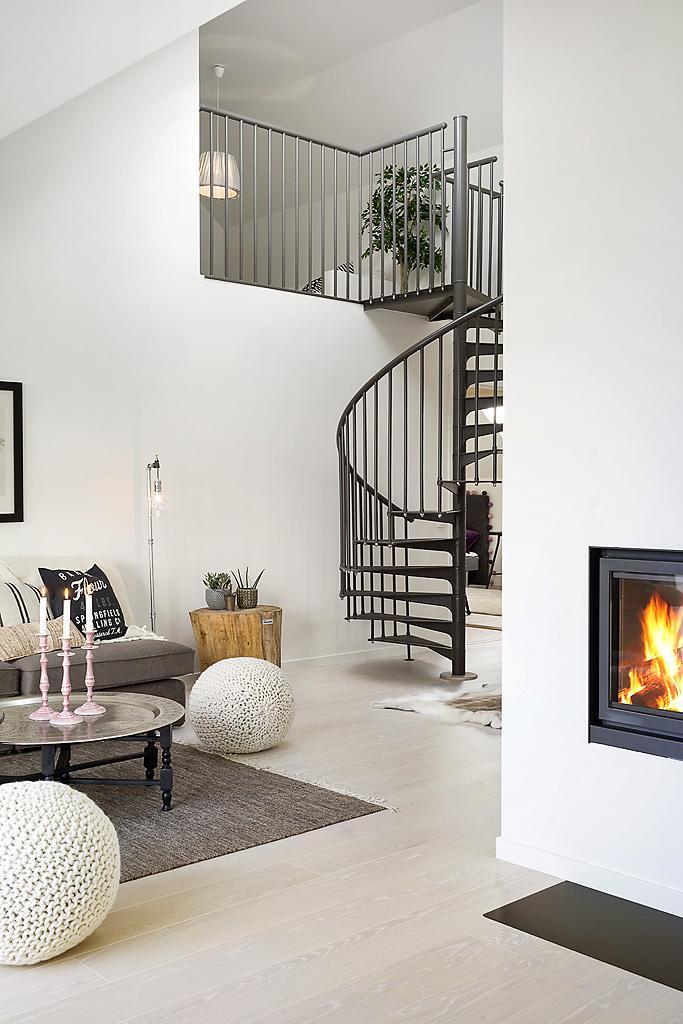 Duplex con escaleras de caracol | Decoración