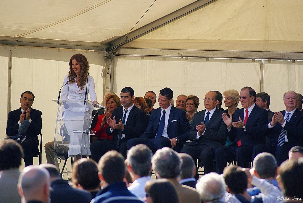 Estátua Cristiano Ronaldo Madeira (1)