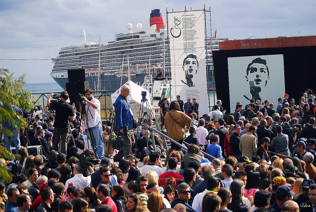 Estátua Cristiano Ronaldo Madeira (9)