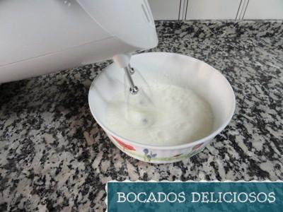 batimos la nata (crema de leche) a baja velocidad