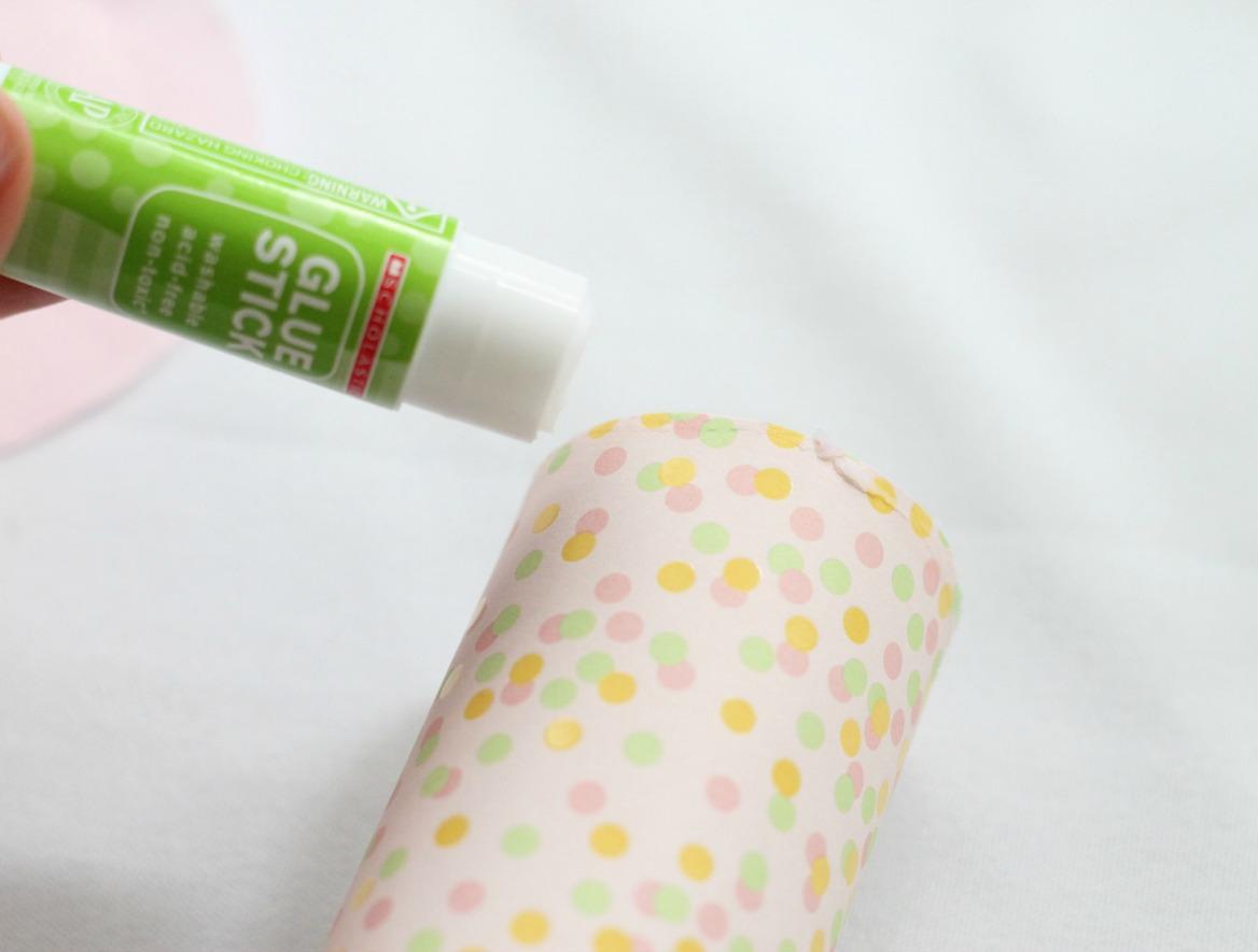 DIY-Confetti-Popper-gluing-tissue-paper