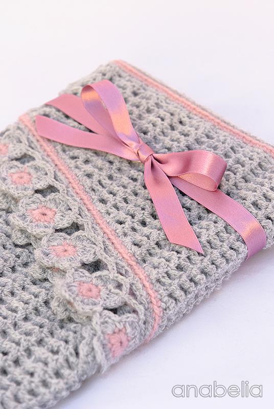 Helena crochet scarf pattern by Anabelia