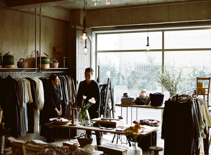 Kinfolk_Just-the-Flax-Fog-Linen_v8-06-04-13_83