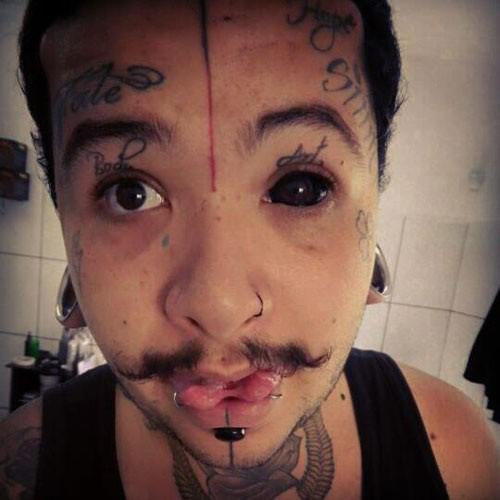 tatuajes en los ojos